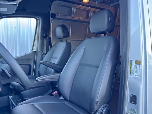 Used 2023 Mercedes-Benz Sprinter 2500 image 30