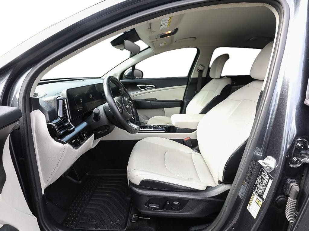 Used 2023 Kia Sportage EX FWD image 7