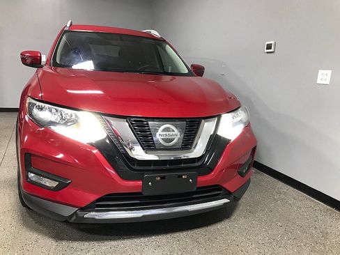 Used 2017 Nissan Rogue SV FWD image 8