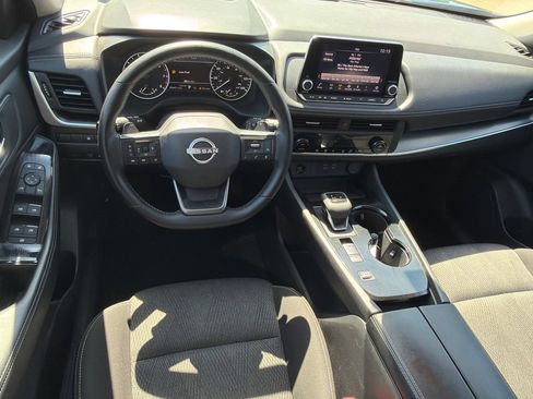 Used 2025 Nissan Rogue SV FWD image 22