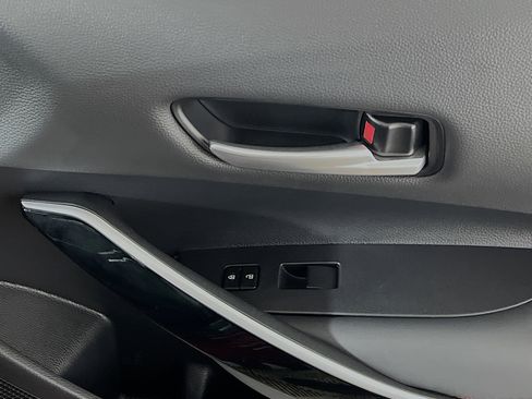 Used 2025 Toyota Corolla XSE image 32