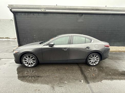 Used 2019 MAZDA MAZDA3 Sedan w/ Preferred Package image 6