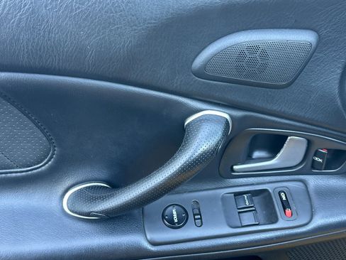 Used 2004 Honda S2000 image 10