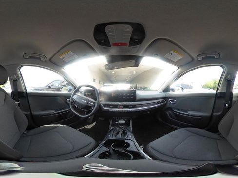 Used 2025 Kia K4 FWD image 41