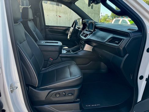 Used 2023 Chevrolet Suburban Premier RWD image 21
