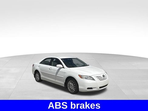 Used 2009 Toyota Camry LE FWD image 8