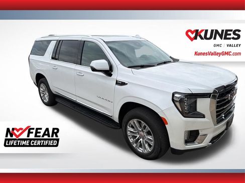 Used 2023 GMC Yukon XL SLT w/ SLT Premium Package AWD/4WD image 1
