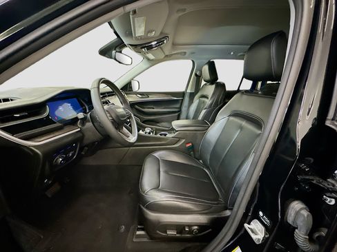 Used 2024 Jeep Grand Cherokee Limited 4xe AWD/4WD image 13