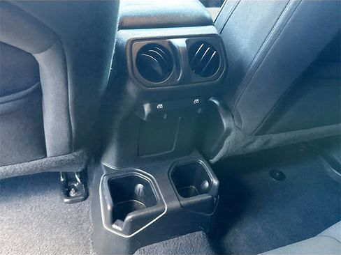 Used 2021 Jeep Gladiator Willys image 27