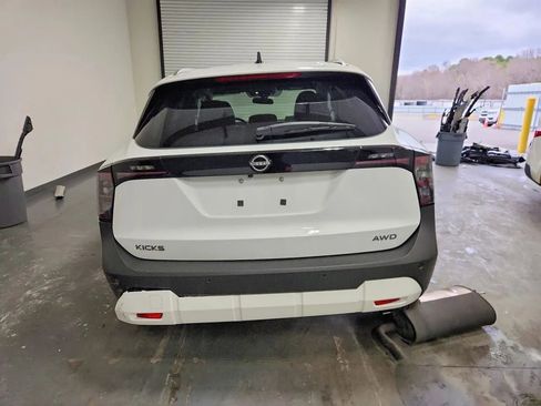 Used 2026 Nissan Kicks SV AWD/4WD image 6
