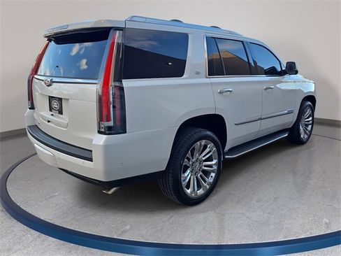 Used 2020 Cadillac Escalade Luxury w/ LPO, Radiant Package image 6