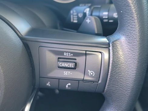 Used 2024 Nissan Rogue S AWD/4WD image 16