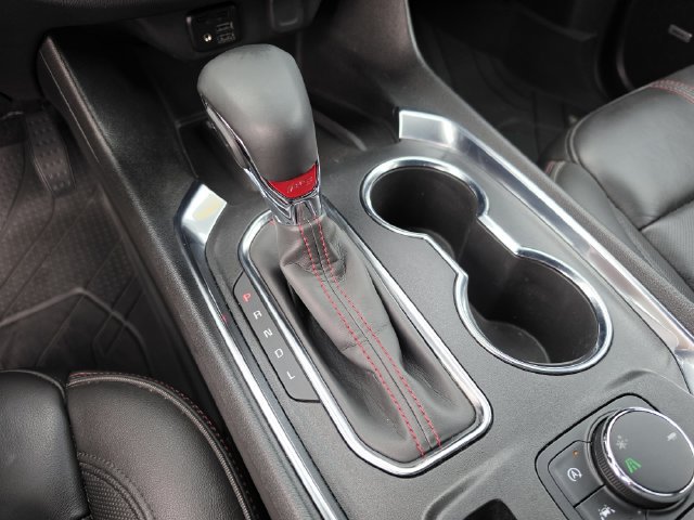 Used 2023 Chevrolet Traverse RS FWD image 32