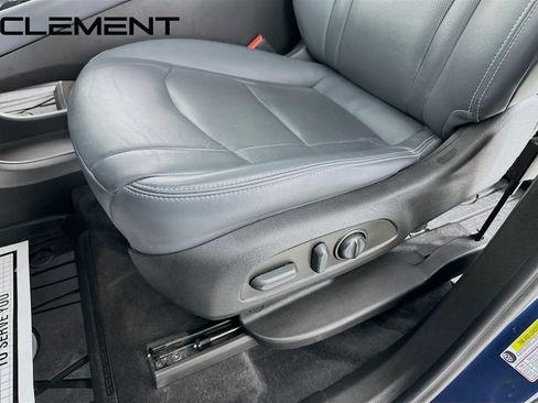 Used 2022 Buick Enclave Essence FWD image 30
