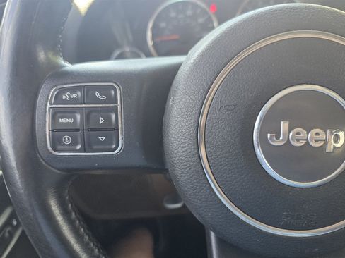 Used 2012 Jeep Wrangler Unlimited Rubicon w/ Connectivity Group AWD/4WD image 22