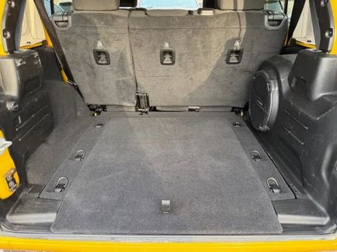 Used 2020 Jeep Wrangler Unlimited Sahara w/ Uconnect 4C Nav & Sound Group AWD/4WD image 12