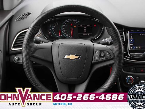 Used 2018 Chevrolet Trax LS FWD image 31