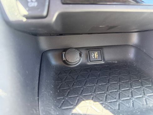 Used 2024 Toyota RAV4 LE AWD/4WD image 29