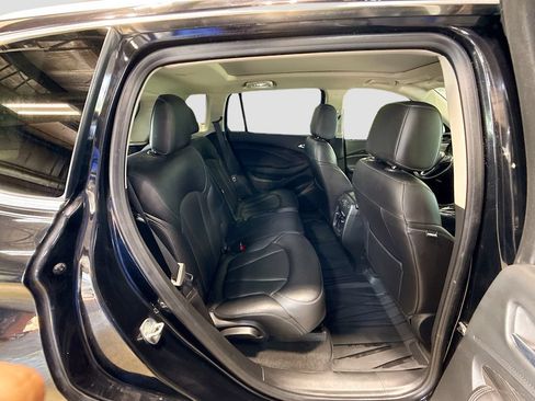 Used 2020 Buick Envision Essence FWD image 28