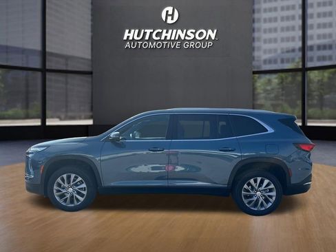 Certified 2025 Buick Enclave Preferred FWD image 4