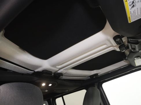 Used 2024 Jeep Wrangler Sport S image 10