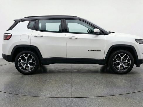 Used 2025 Jeep Compass Limited AWD/4WD image 11