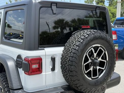 Used 2024 Jeep Wrangler Unlimited Rubicon w/ Capability Package AWD/4WD image 11