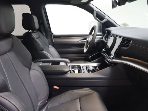 New 2026 Jeep Grand Wagoneer 4WD image 20