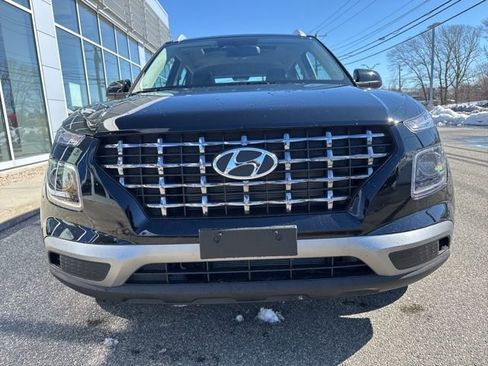 Certified 2026 Hyundai Venue SEL image 2