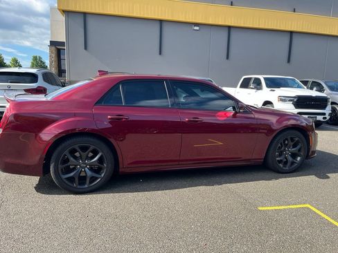 Used 2022 Chrysler 300 S w/ Comfort Group RWD image 7