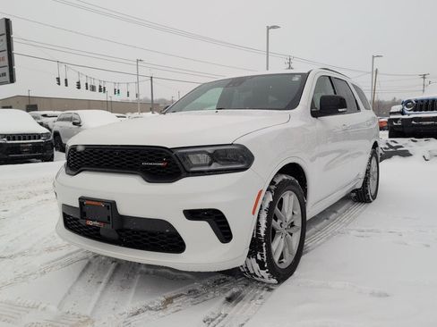 Used 2024 Dodge Durango GT image 3