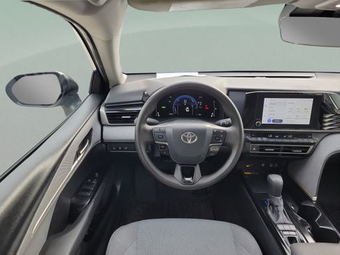 Used 2025 Toyota Camry LE FWD image 22