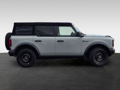 Used 2023 Ford Bronco Black Diamond image 3