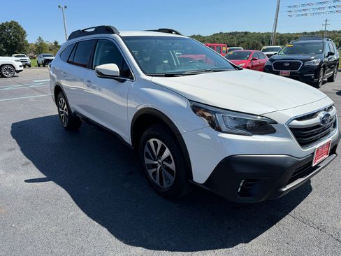 Used 2022 Subaru Outback Premium image 7