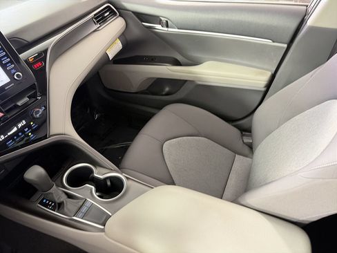 Used 2024 Toyota Camry LE FWD image 21