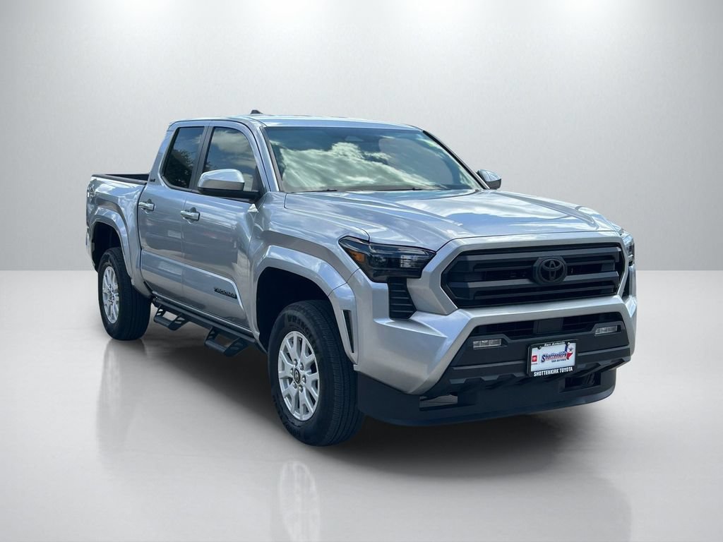 Certified 2025 Toyota Tacoma SR5 AWD/4WD image 3