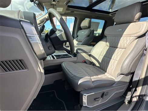 New 2026 Ford F450 Platinum w/ Platinum Plus Package image 7