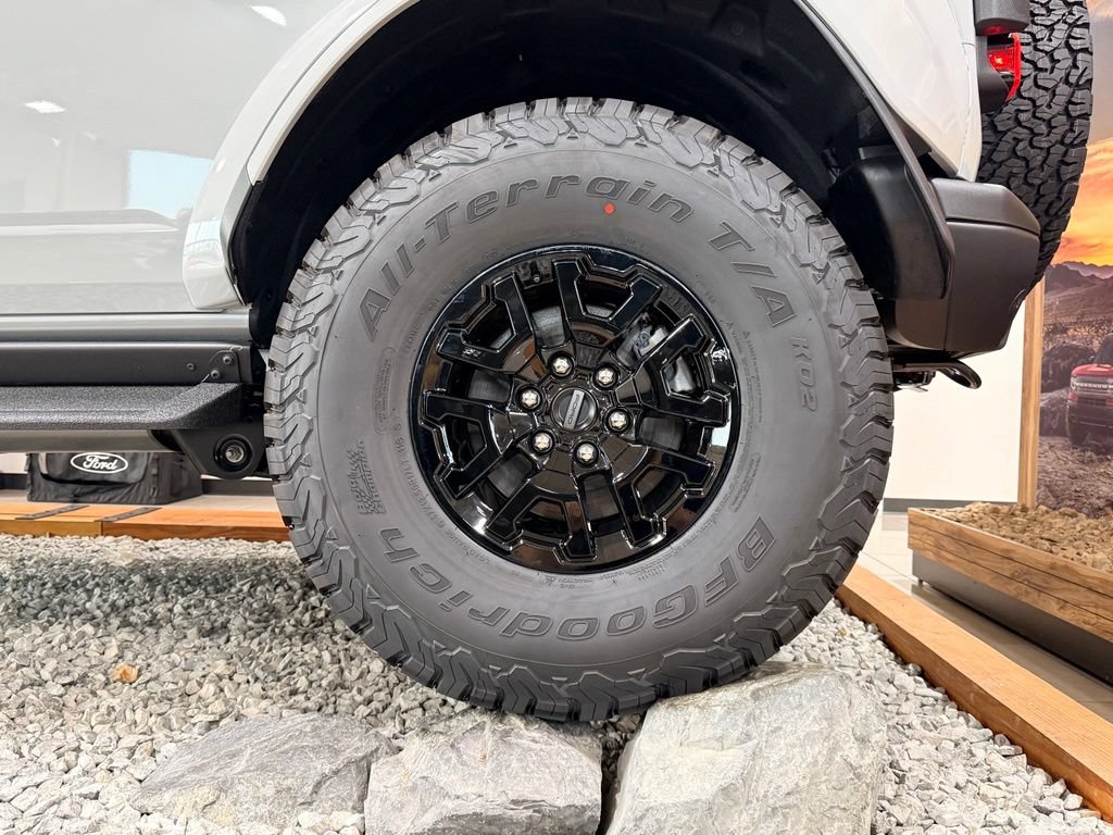 New 2026 Ford Bronco Raptor w/ Interior Carbon Fiber Pack AWD/4WD image 34