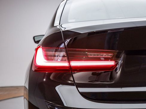 Certified 2022 BMW 330i Sedan w/ Convenience Package image 10