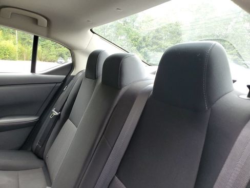 Used 2024 Nissan Sentra SV FWD image 11