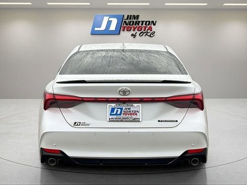 Used 2022 Toyota Avalon Touring image 6