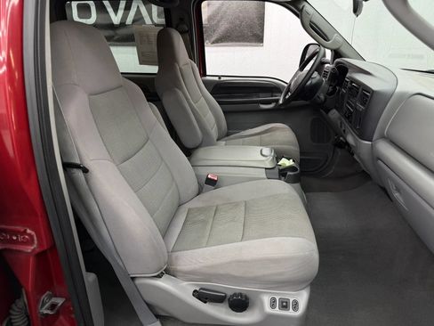 Used 2005 Ford Excursion XLT RWD image 6