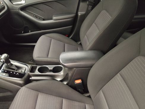Used 2017 Kia Forte LX w/ LX Popular Package FWD image 17