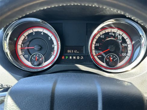 Used 2017 Dodge Grand Caravan SXT image 19