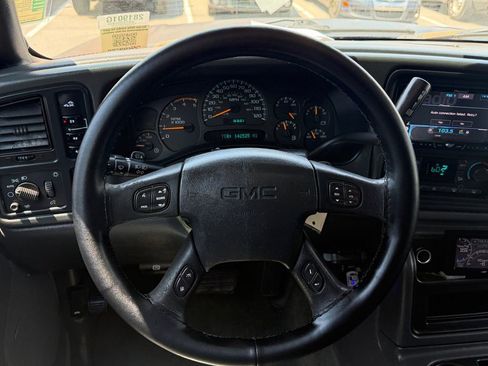 Used 2005 GMC Sierra 2500 SLT w/ Heavy-Duty Power Package AWD/4WD image 13