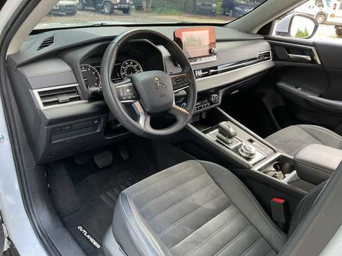 Used 2023 Mitsubishi Outlander SE FWD image 22