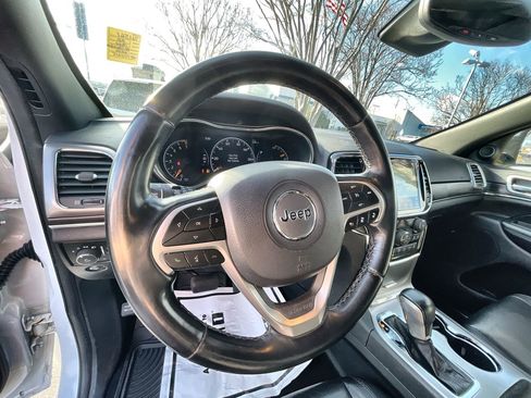 Used 2022 Jeep Grand Cherokee Limited w/ Trailer Tow Group IV image 10