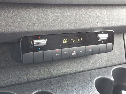 Used 2025 Mercedes-Benz Sprinter 2500 image 16