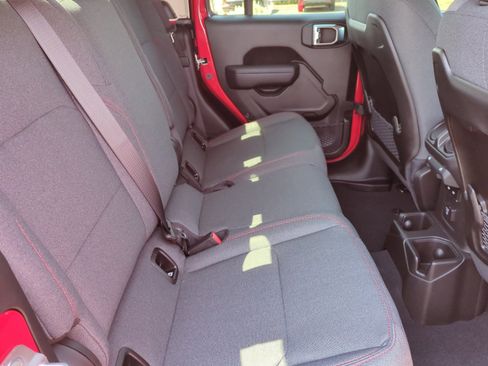 New 2025 Jeep Gladiator Rubicon w/ Steel Bumper Group image 18