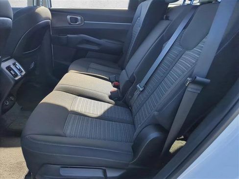 Used 2023 Kia Sorento LX image 22